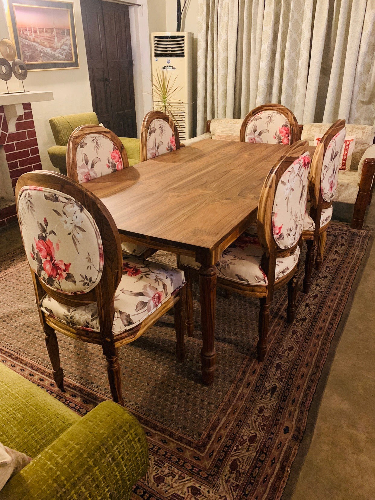 Six seated dining set
