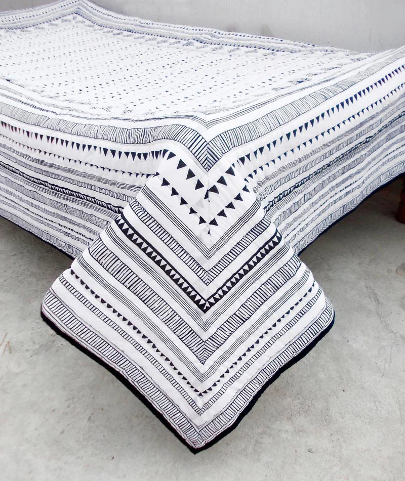 Cabana - Cotton quilted bedspread with aztec black and white print