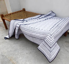 Load image into Gallery viewer, Cabana - Cotton quilted bedspread with aztec black and white print