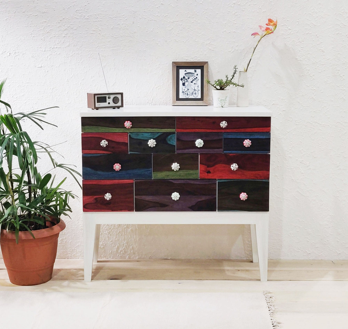 Solid Wood Contemporary Console Chest with Multicolor PU Finish on the Fascia and Ceramic Knobs