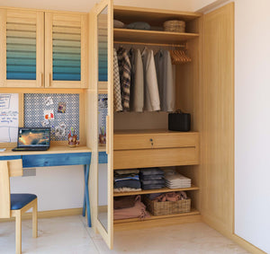 Two internal drawers and ample storage space