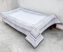 Load image into Gallery viewer, Cabana - Cotton quilted bedspread with aztec black and white print