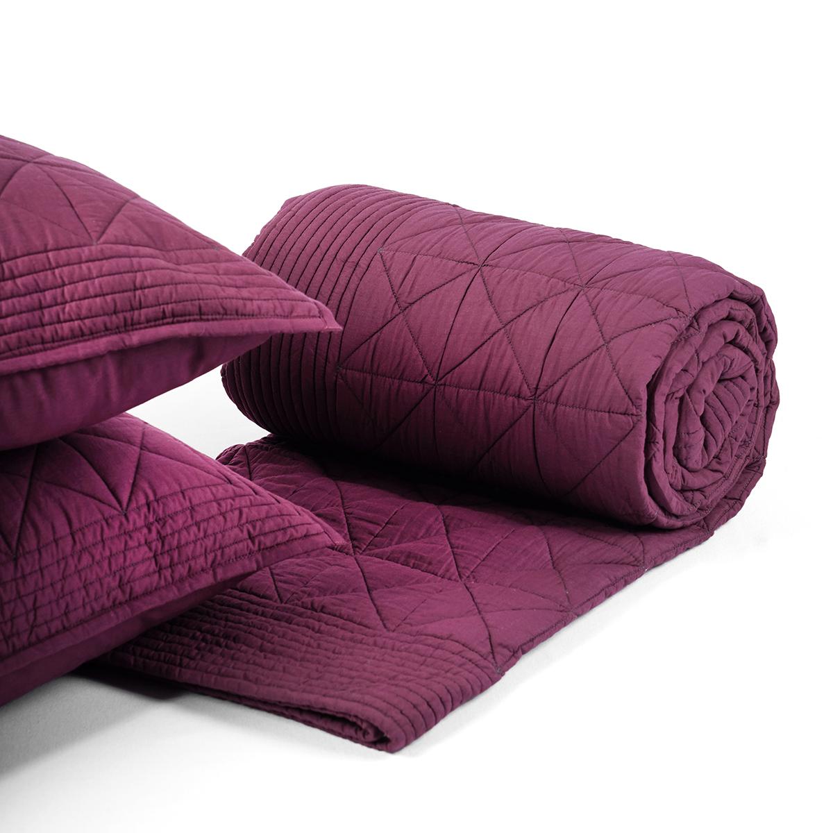 PLUM cotton Quilt with 2 coordinated pillow cases, Sizes available