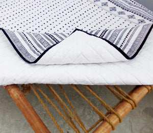 Cabana - Cotton quilted bedspread with aztec black and white print