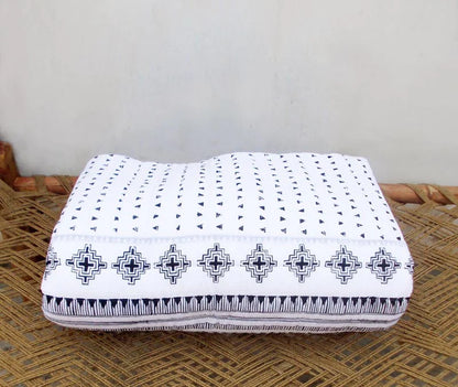 Cabana - Cotton quilted bedspread with aztec black and white print