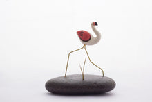 Load image into Gallery viewer, Pebble Decor – Flamingo (Walking)
