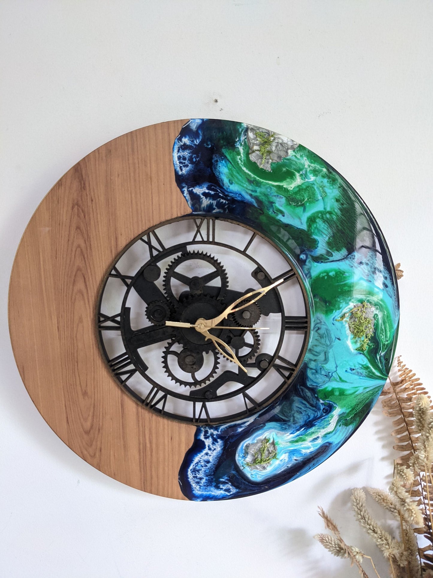 Resin and ocean theme 3d clock